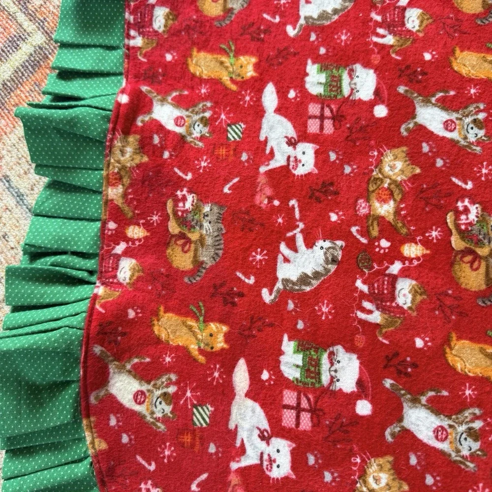 Handmade CATS KITTENS Christmas Tree Skirt 40